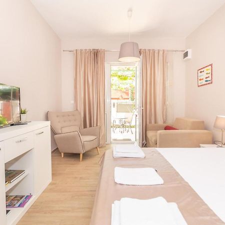 Ioannis Apartments 티바트 외부 사진