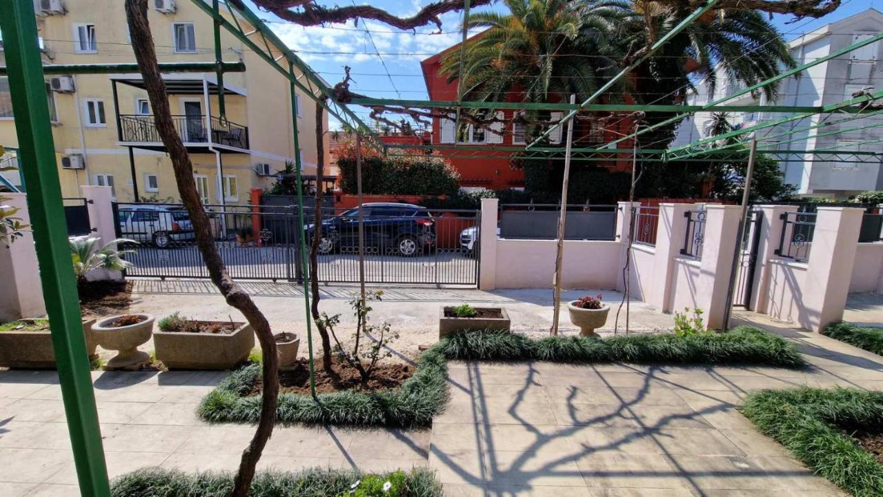 Ioannis Apartments 티바트 외부 사진