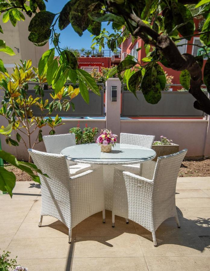 Ioannis Apartments 티바트 외부 사진