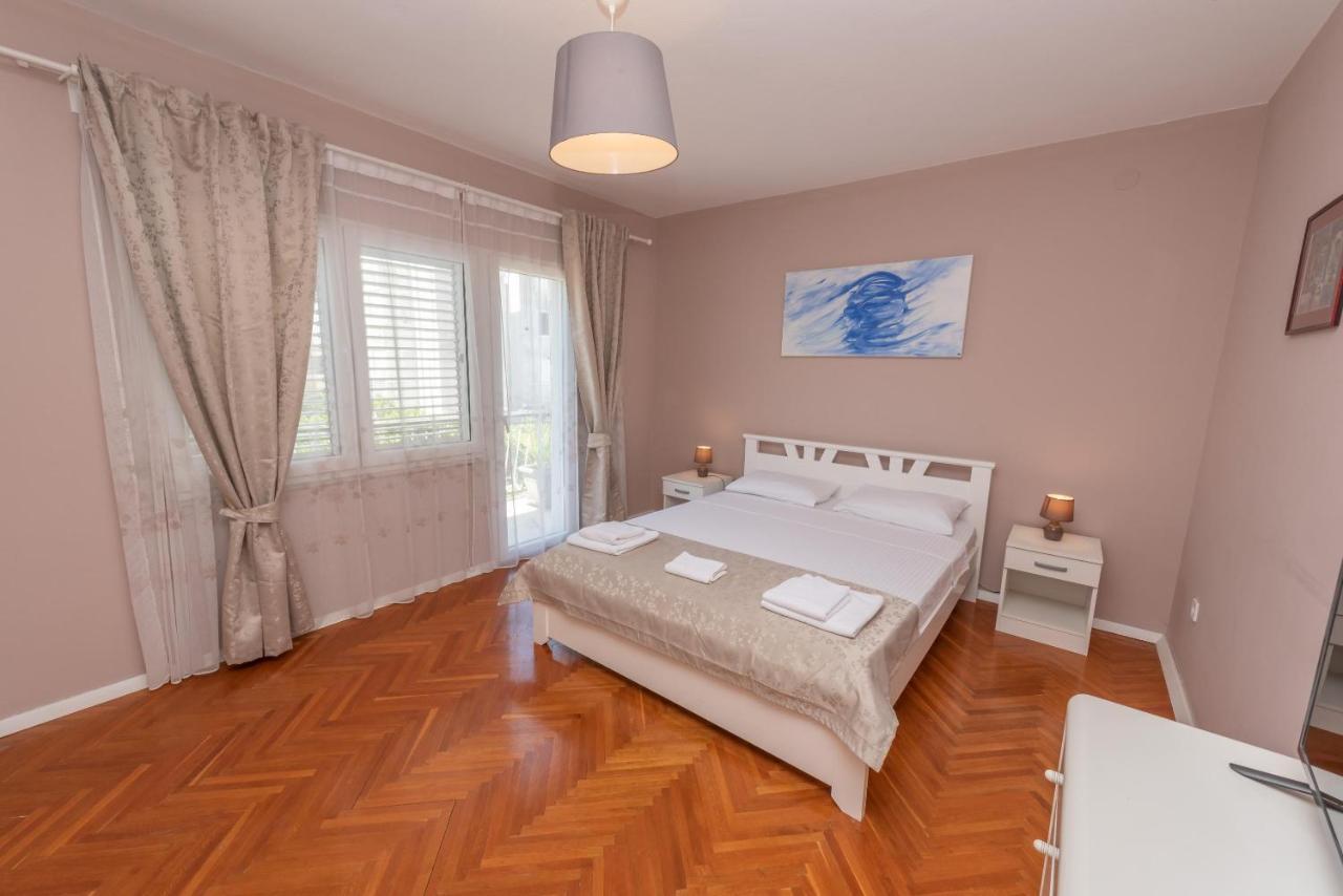 Ioannis Apartments 티바트 외부 사진