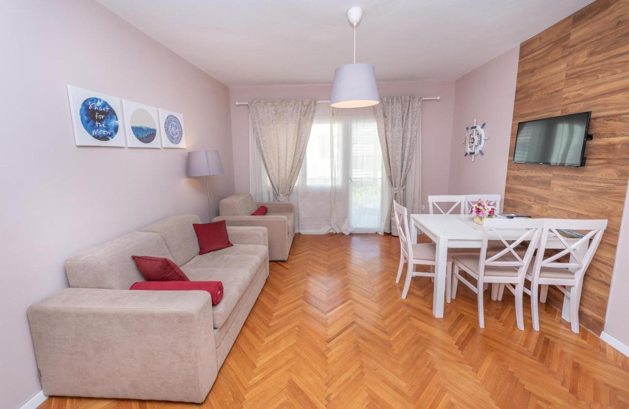 Ioannis Apartments 티바트 외부 사진